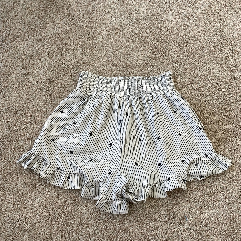 American Eagle Flowy Soft Shorts with Pockets - X Small - Cream and Black